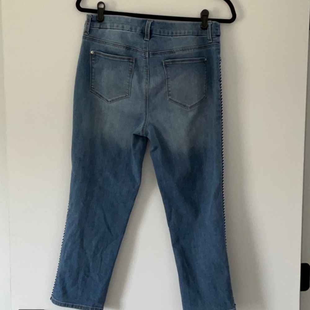Chicos So Slimming Girlfriend Slim Leg Crop - Picture 2 of 5
